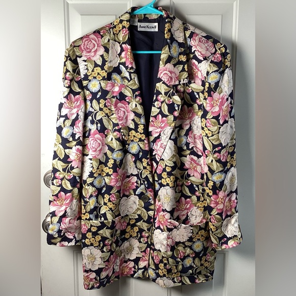 Anne Klein Jackets & Blazers - Anne Klein Navy Quilted Floral Blazer with Pink & Cream Blooms100% Silk